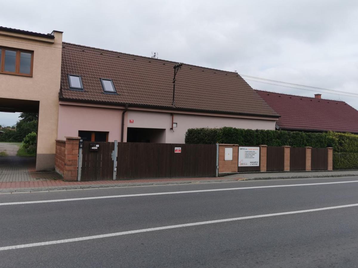 Apartmany Svitkov 79 Pardubice Buitenkant foto